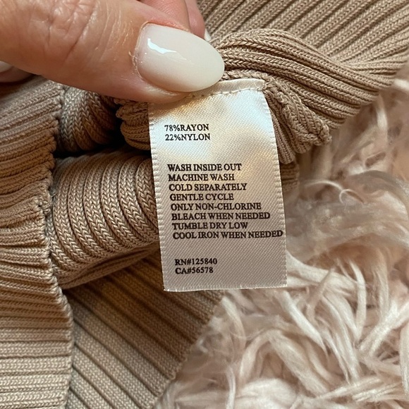 Intermix Nude Cutout Mock Turtleneck Sleeveless Form Fitting top Petite - Picture 6 of 10